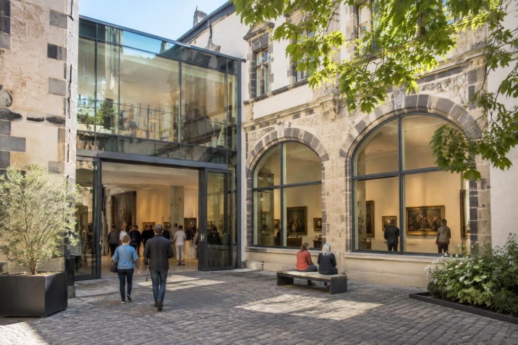 découvrez le musée d’art roger-quilliot à clermont-ferrand : horaires d’ouverture, tarifs, collections et avis des visiteurs pour préparer votre visite.
